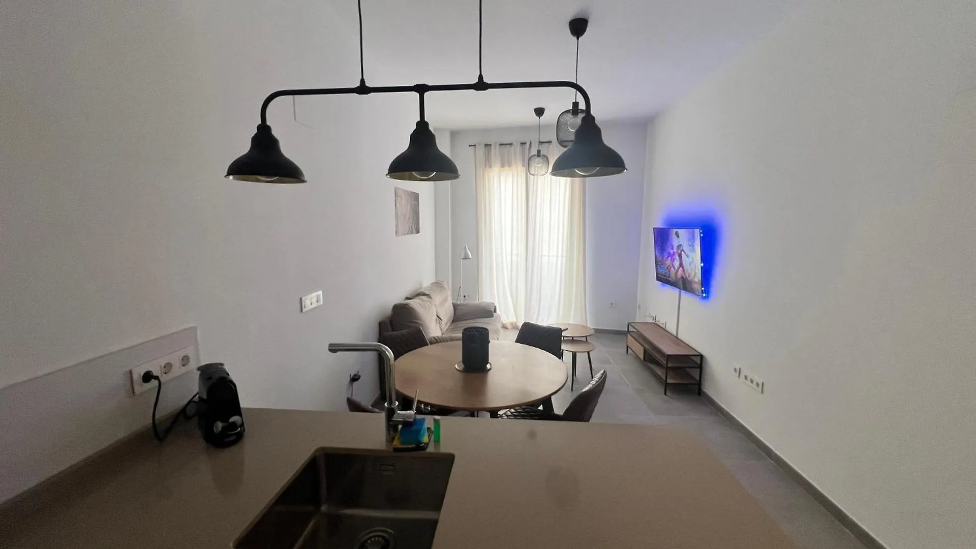 Malaga City Center Flatアパートメント 0*,